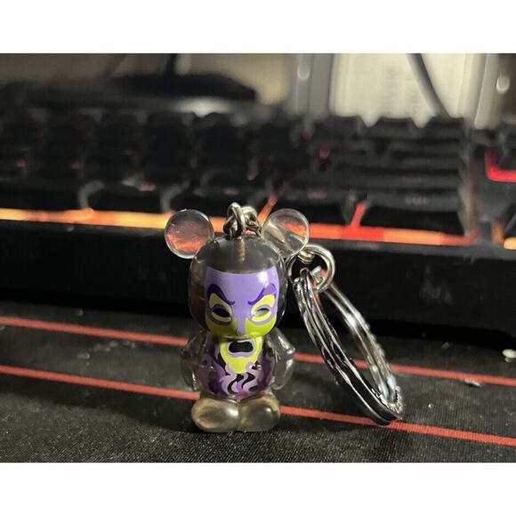 Disney Vinylmation Mirror Mirror from Snow White Figure Keychain - Picture 3 of 4